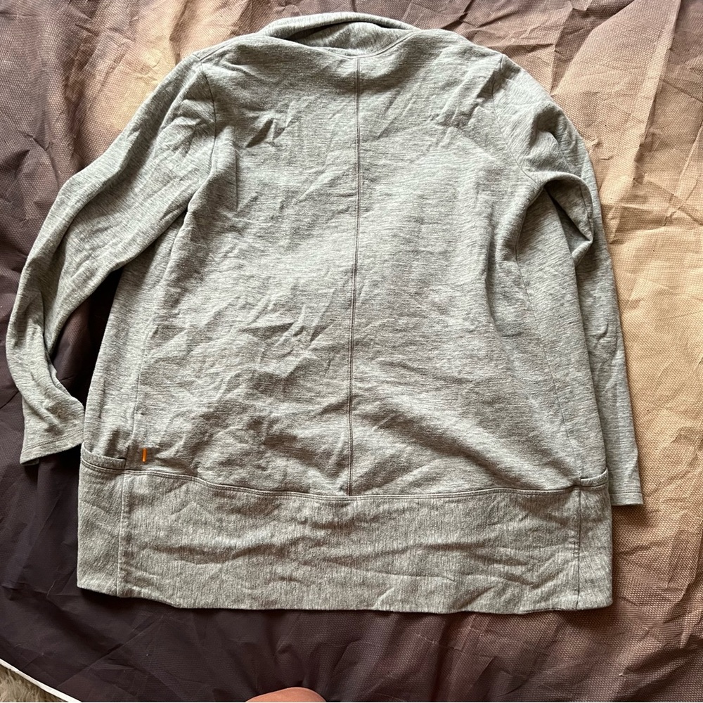 Lucy Cardigan - Picture 2 of 4